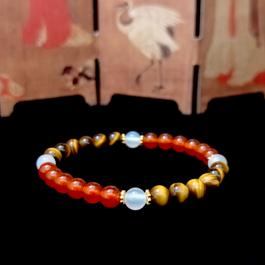 Heart of the Highlands bracelet in a minimalist scene ¨C Earth element crystal for Energy Shielding.