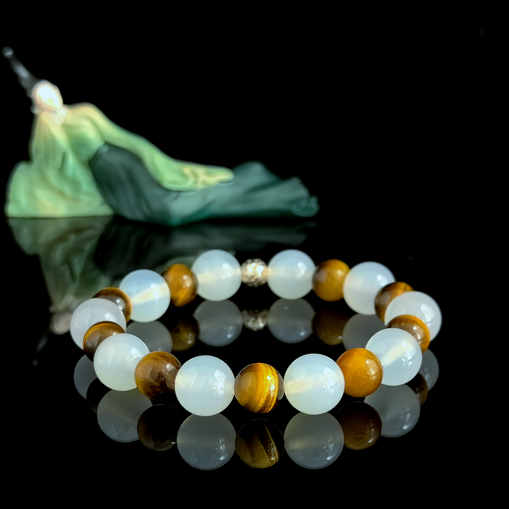 White Agate and Tiger’s Eye crystal bracelet for letting go of control, reducing overchecking, and clear responsibility boundaries