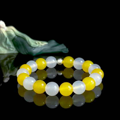 Yellow Agate and White Agate crystal bracelet for overthinking at night, mental closure, and a racing mind