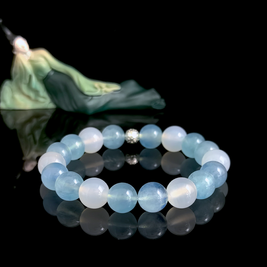 Aquamarine and White Agate crystal bracelet for calm communication, emotional control, and steady expression